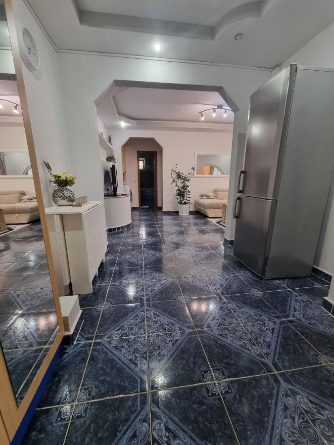 Emily Residence Куртя-де-Арджеш Экстерьер фото